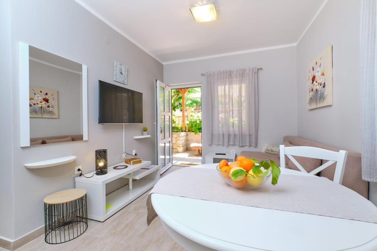 Apartments Enna Mali Lošinj Exterior foto