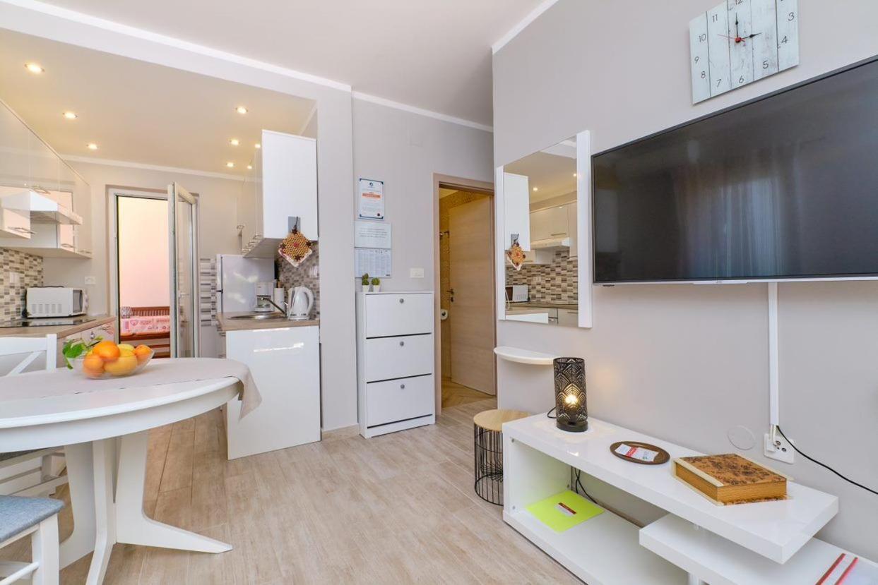 Apartments Enna Mali Lošinj Exterior foto